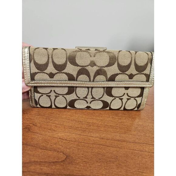 COACH 43609 Turnlock Signature Slim Envelope Flap Wallet Purse Khaki Gold. Has s - Picture 3 of 12